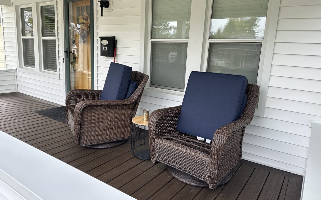 2024 Lake Orion – Front Porch TREX deck