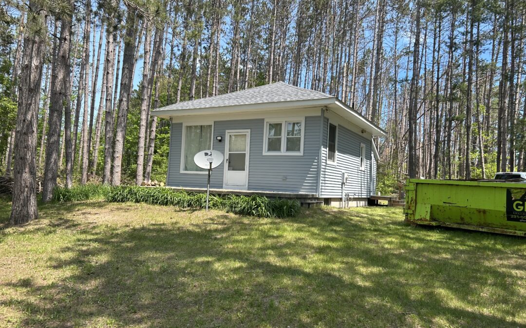 2025 New Vinyl Siding & Pewter Roof – “The Blue Cabin” in Pellston, MI