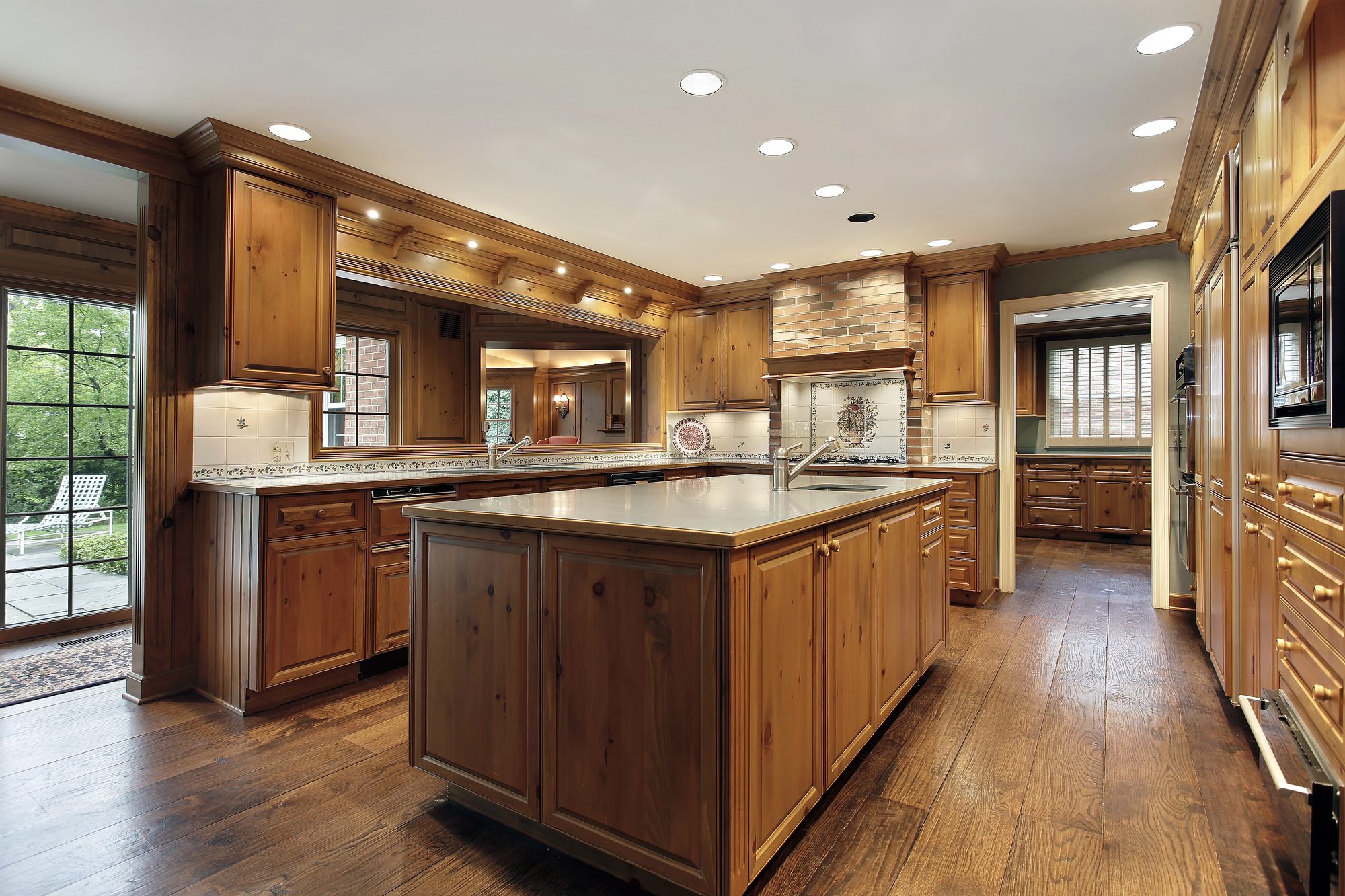 Warm Wood Kitchen Accents