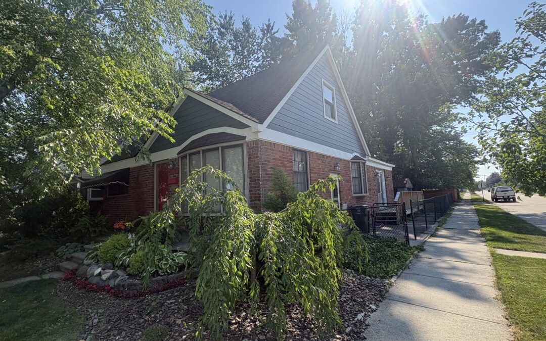 Saint Clair Shores Siding Installation – James Hardie Statement Collection in Evening Blue